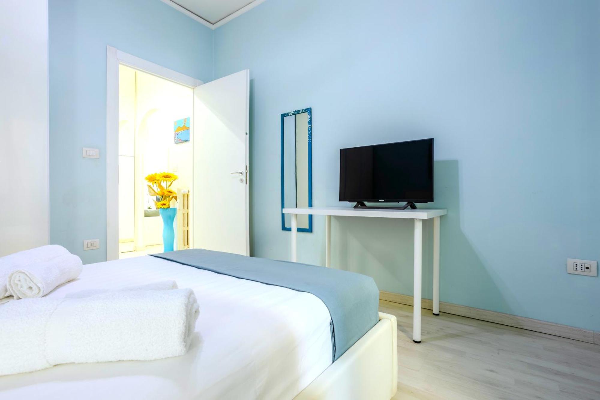 Appartamento Hostly - Vittoria House - Near The Center With Private Parking Napoli