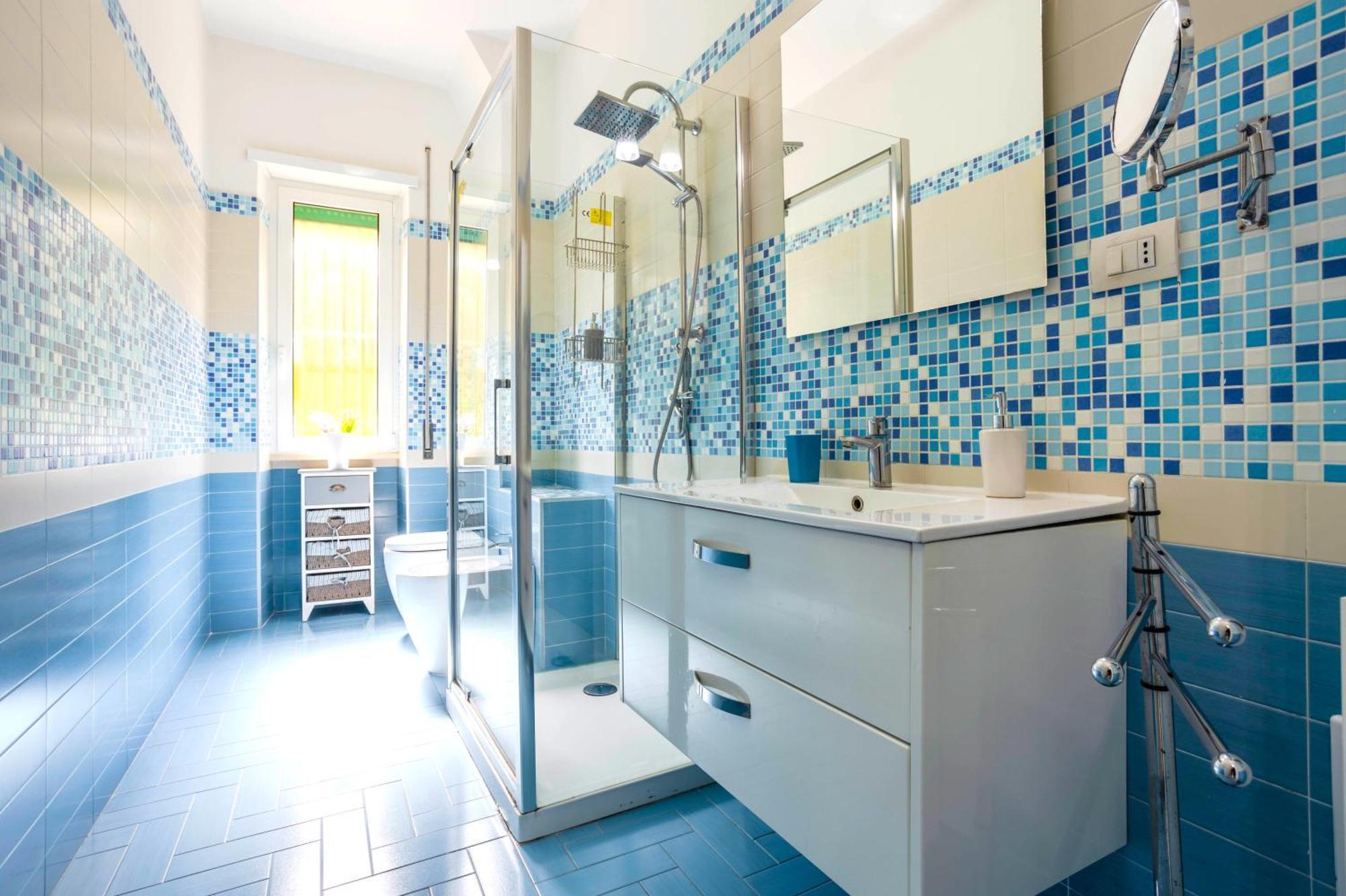 Hostly - Vittoria House - Near The Center With Private Parking * Napoli